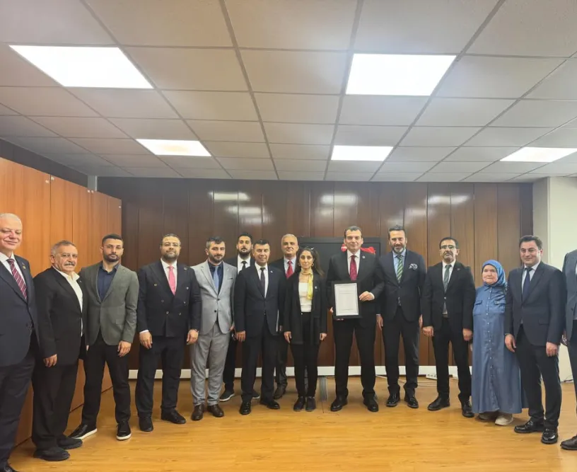 Büyük Birlik Partisi İstanbul İl Yönetimi Mazbatasını Teslim Aldı