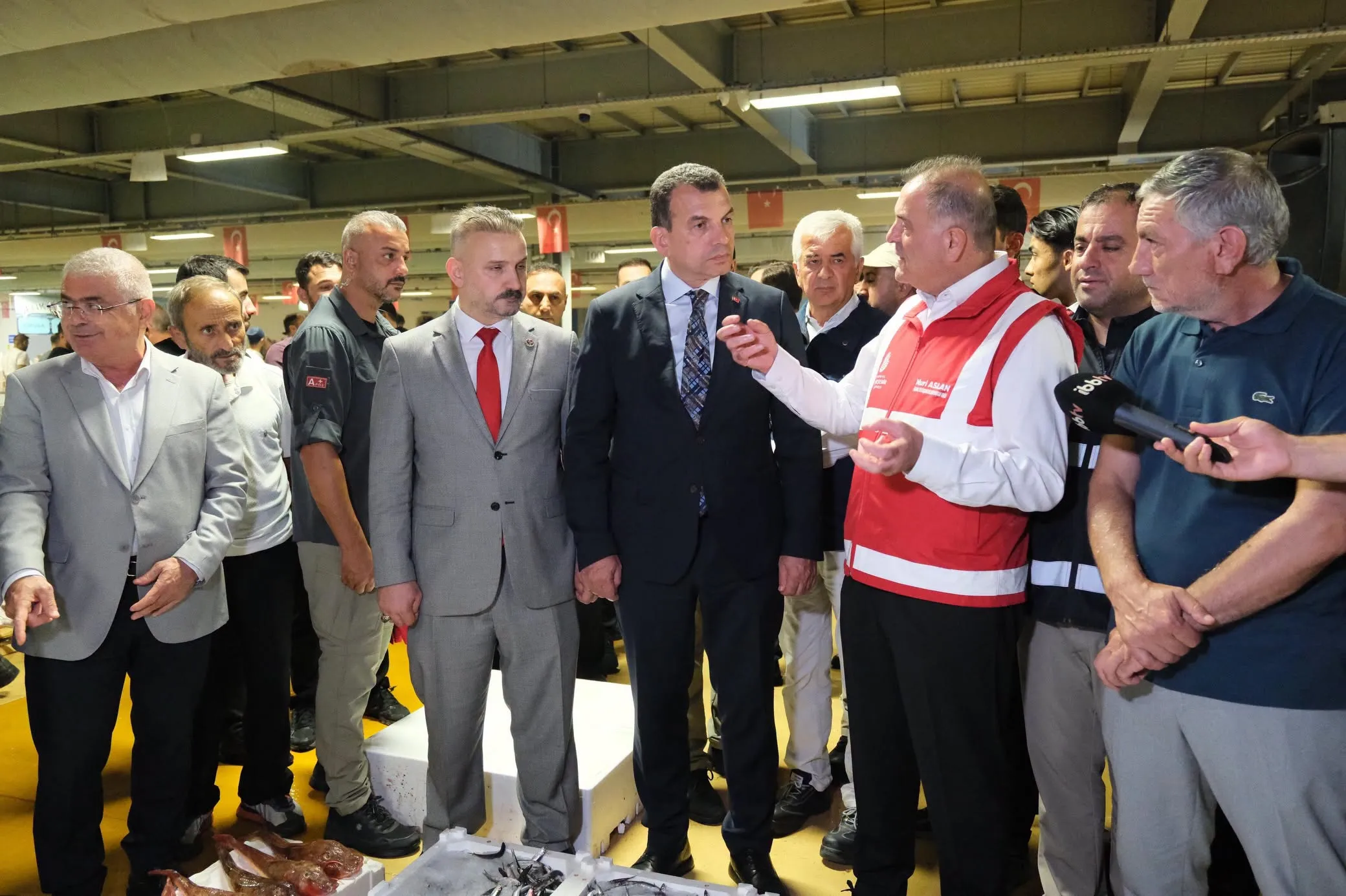 Yeni balık sezonunun açılışı vesilesiyle Gürpınar Balık Hali’nde Vira Bismillah Dedik