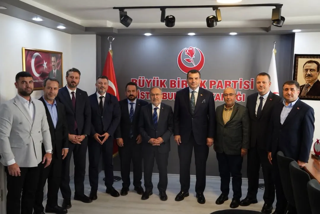 15 Temmuz Derneği Başkanı Sayın İsmail Hakkı Turunç ve kıymetli yönetim kurulu üyeleri, İstanbul İl Başkanlığımızı ziyaret etti.