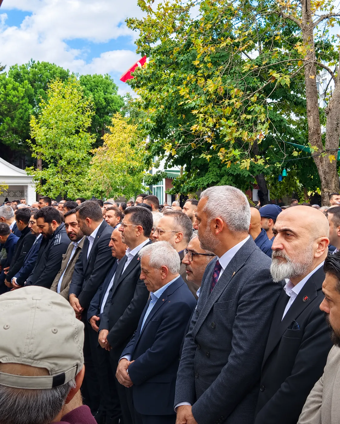 AK Parti Ataşehir İlçe Başkanı Sayın Burak Çifci’nin dayısı Aziz Çubukçu’nun cenaze törenine katılım sağladık.
